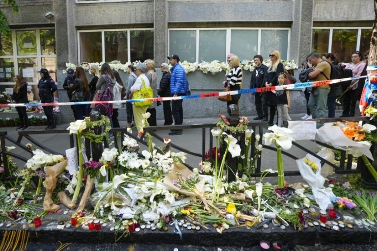 Осъдиха родителите на момчето, убило 9 деца в белградско училище