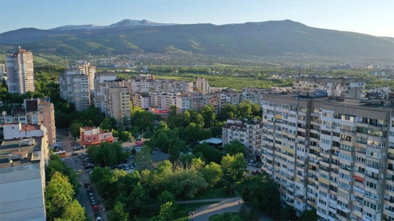 Пръскат срещу комари в столичния район "Младост" тази вечер