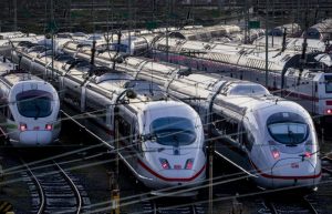 Технически срив в комуникационната система парализира железопътния транспорт в цяла Германия