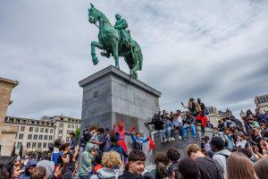 Сблъсъци и напрежение в Брюксел: Полицията използва водна струя срещу младежки протест