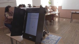 Балотаж в село Бата: Дъщерята на осъдения кмет срещу кандидата на БСП