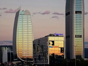 Столичната община блокира строежа на 215-метровия небостъргач на бул. 'Черни връх' с нова заповед
