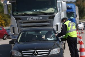 Строги санкции в Гърция: Глоби до 8000 евро за гонки и липса на каски
