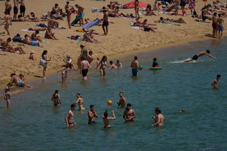Испания отчете исторически температурни рекорди в морето и на сушата