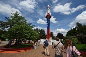 В Санкт Петербург откриха атракцион „Орешник“ с формата на балистична ракета