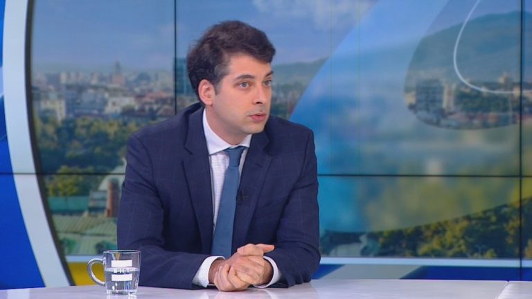 Вицепремиерът Атанас Пеканов: Отпуснатите 1 млрд. евро по ПВУ са глътка въздух за бюджета Вицепремиерът Атанас Пеканов: Отпуснатите 1 млрд. евро по ПВУ са глътка въздух за бюджета