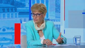 Виолета Комитова: 10 милиона евро на ден отиват за косене на тревички по пътищата