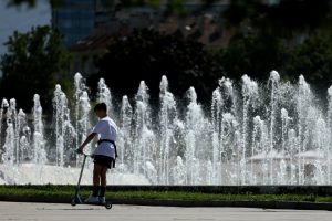 Все още ветровито и с валежи в събота, в неделя и понеделник времето ще е слънчево