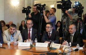 Бюджетната комисия започва работа по Бюджет 2026 при засилено напрежение