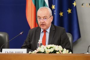 Гълъб Донев: Новият дълг е неизбежен, таванът е €3,8 милиарда
