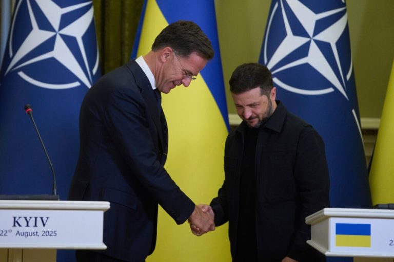 Генералният секретар на НАТО Марк Рюте на изненадваща визита в Киев след масирани руски атаки