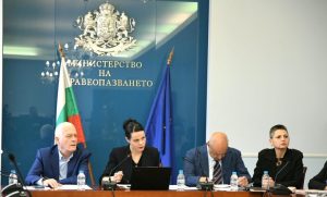 Катя Ивкова: Директори на държавни болници взимат огромни заплати при милиони дългове
