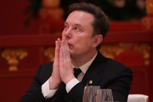 Илон Мъск стана първият трилионер в света след рекордно предлагане на акции на SpaceX