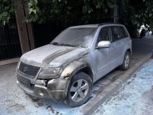 Скопие осъди палежа на автомобили на българското посолство