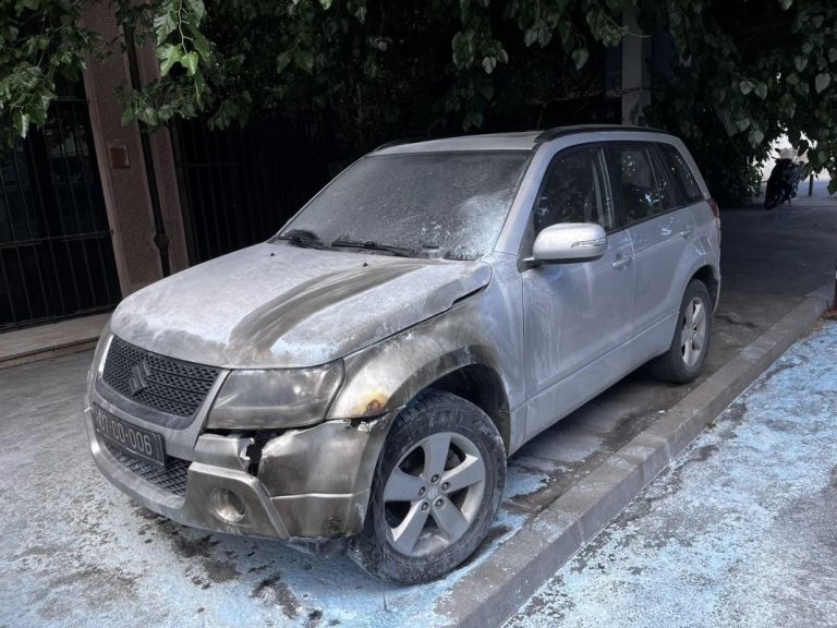 Скопие осъди палежа на автомобили на българското посолство Скопие осъди палежа на автомобили на българското посолство