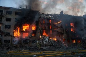 Русия атакува украински градове и цивилни кораби с масирана вълна от дронове и ракети