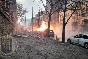 Пожар в Киев след руска атака и нови обещания за подкрепа от НАТО