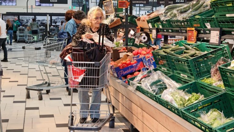 КНСБ: Малката потребителска кошница поскъпва с почти 9% за една година КНСБ: Малката потребителска кошница поскъпва с почти 9% за една година