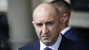 Румен Радев: Спираме раздаването на пари назаем, минаваме към агресивно привличане на инвестиции