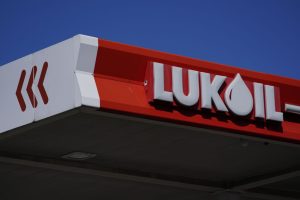 От утре Лукойл Нефтохим Бургас ще може да закупува нефт от всички контрагенти в Швейцария