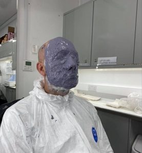 Вижте отговора: Кой е известният наш актьор от фотозагадката?