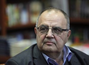 Божидар Димитров чиракува като портиер, а като директор на НИМ разказва за Исус по нашите земи