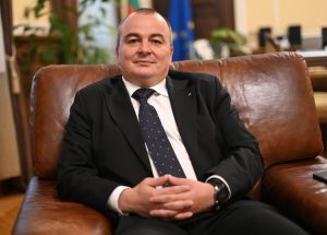 Пламен Абровски: Въвеждаме железен контрол върху храните от кравата до бутилката мляко