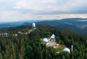 Нов радиотелескоп на Рожен ще изследва ранната Вселена през 2026 година