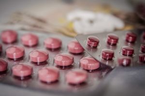 КЗК предлага 10 мерки за прозрачна доставка на нерегистрирани лекарства
