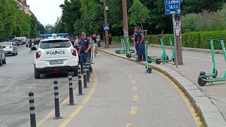 Съставиха 43 акта на водачи на тротинетки в София за осем часа