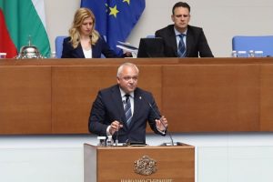 Къде се разминават думите на Демерджиев за полетите на Пеевски и справките от ГДБОП и ДАНС
