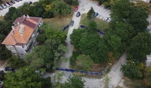 Инвеститор оспорва в съда забраната за отсичане на 19 дървета във варненския кв. „Чайка"