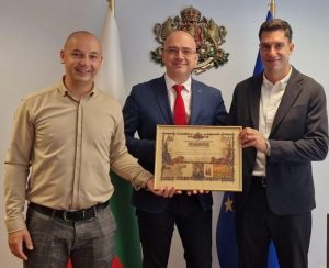 Министър Илин Димитров отличи пловдивско кафене сред най-добрите в Европа