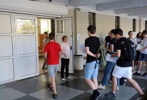 Испански и английски език са най-желаната комбинация в гимназиите след първото класиране