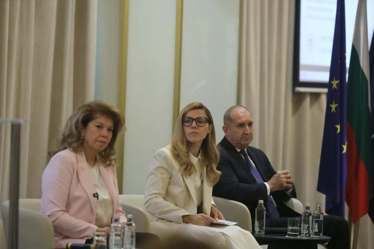 Йотова: България е последователна за Украйна, няма как конфликтът да се реши с война