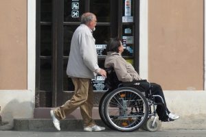 Парите за личната помощ в България достигат близо 1 млрд. евро