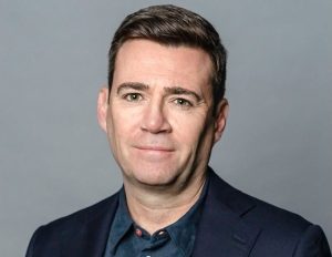 Новият британски премиер Анди Бърнам премахва ДДС върху сметките за ток