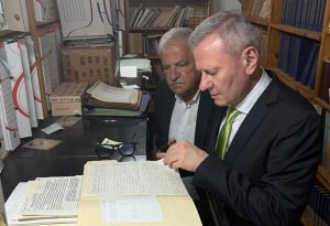 Държавата преговаря за откупуването на уникален архив с милион документи за българите в Македония