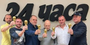Нощният живот на шестима мъже по време на Световното първенство 2026