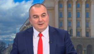 Хванаха две бракониерски лодки с над половин тон черни миди край Варна