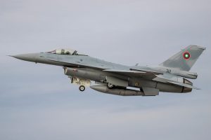 Украински изтребител Ф-16 претърпя авария по време на бойна мисия, пилотът е спасен
