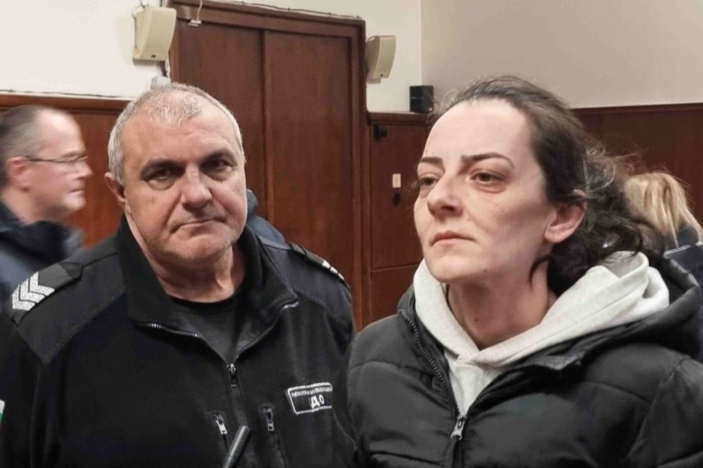 2 години и 4 месеца затвор за полицайка след опит за контрабанда на 2 кг кокаин през „Капитан Андреево“