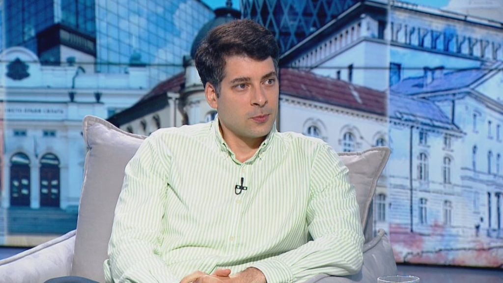 Атанас Пеканов: България помага на Украйна според възможностите си, военната помощ е изчерпана