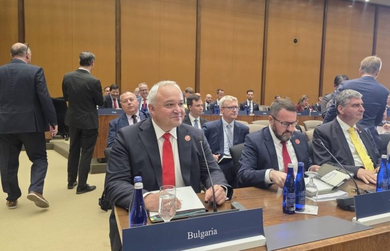 Демерджиев предостави на САЩ документи за заобикаляне на санкциите по закона „Магнитски" Демерджиев предостави на САЩ документи за заобикаляне на санкциите по закона „Магнитски"