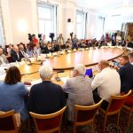 Депутатите от бюджетната комисия се заеха с разчетите за ДОО и НЗОК за 2026 г.