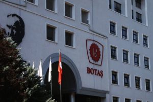 Договорът с „Боташ“ на пауза: Политически лидери с остри реакции и въпроси към кабинета