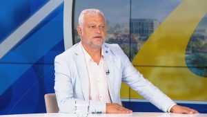 Емил Дечев: Политиците с власт трябва да позволяват по-голяма прозрачност за личния си живот
