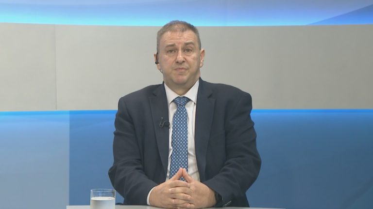 Емил Радев: Външната ни политика трябва да е предвидима, а не многопластова Емил Радев: Външната ни политика трябва да е предвидима, а не многопластова