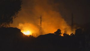 Франция се бори с мащабни горски пожари край Марсилия
