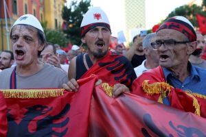Мащабни антиправителствени протести в Албания: Гражданите искат оставката на Еди Рама